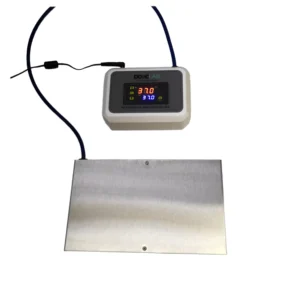 Plancha calefactora para laboratorio Donelab Dl-145. Precisión de +/- 1°C, termostato electrónico, platina de acero inoxidable de 25x45cm, diseño compacto.